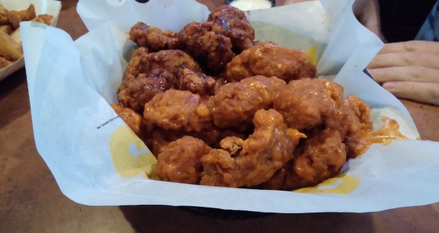 Buffalo Wild Wings Review – October 9, 2013